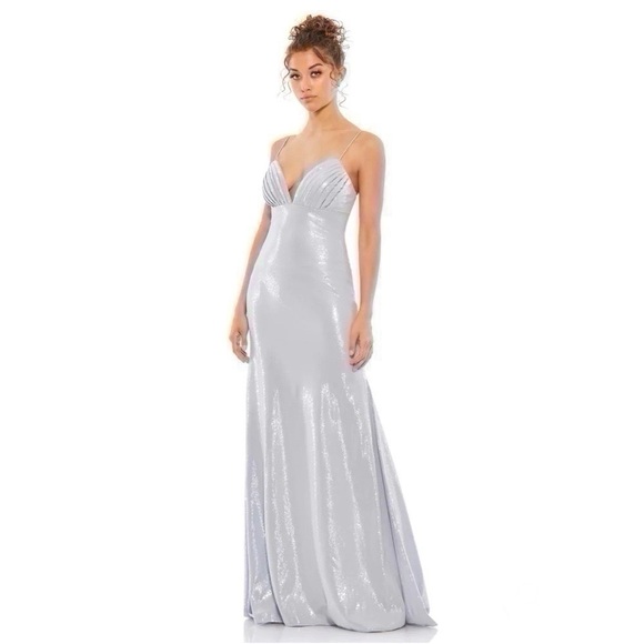 Mac Duggal Ieena Fully Sequined Plunging Trumpet Gown Shimmering Ice - Picture 1 of 13